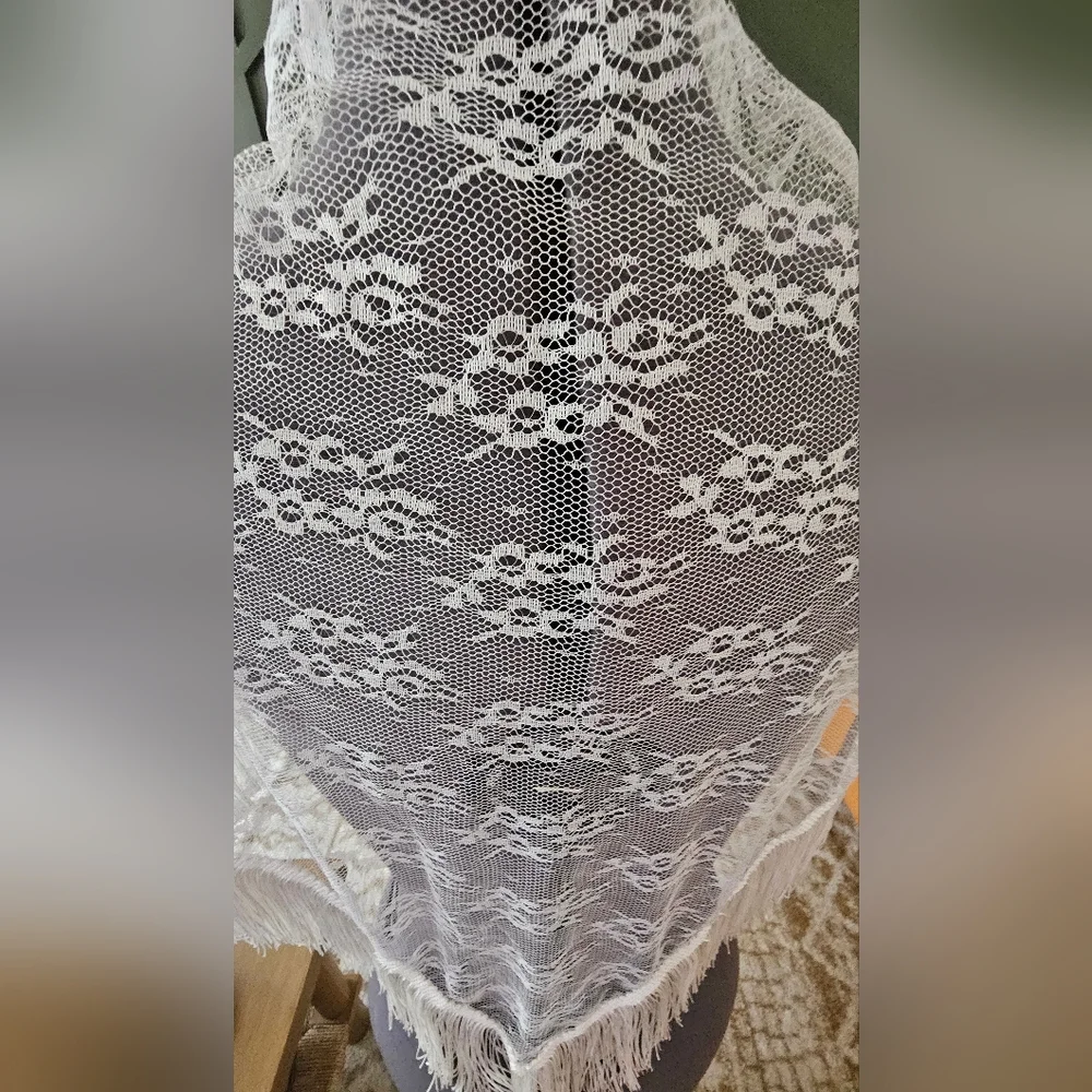 Chic White Lace Furniture Cover